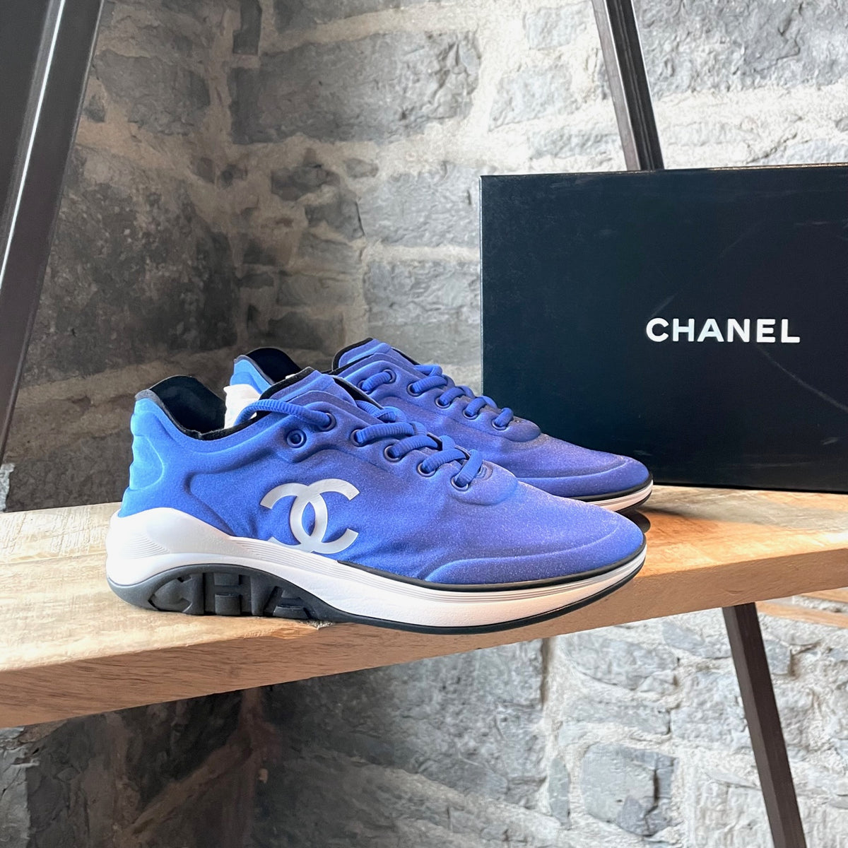 Chanel 2019 Blue Interlocking CC Sneakers – Boutique LUC.S