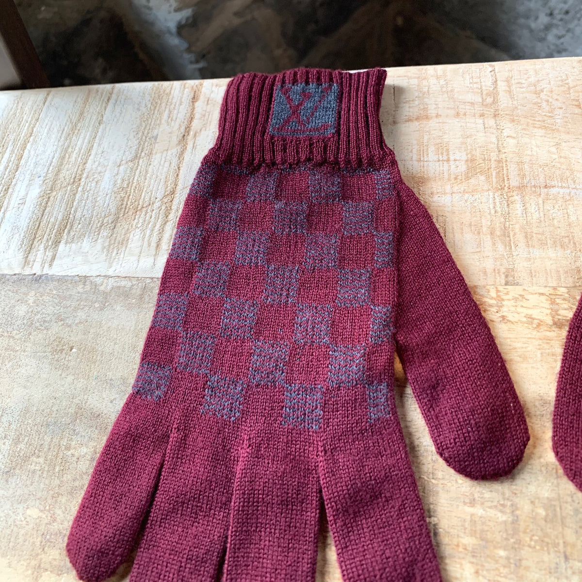 LOUIS VUITTON M58359 Gon-LV Collage Gloves wool Red/Black