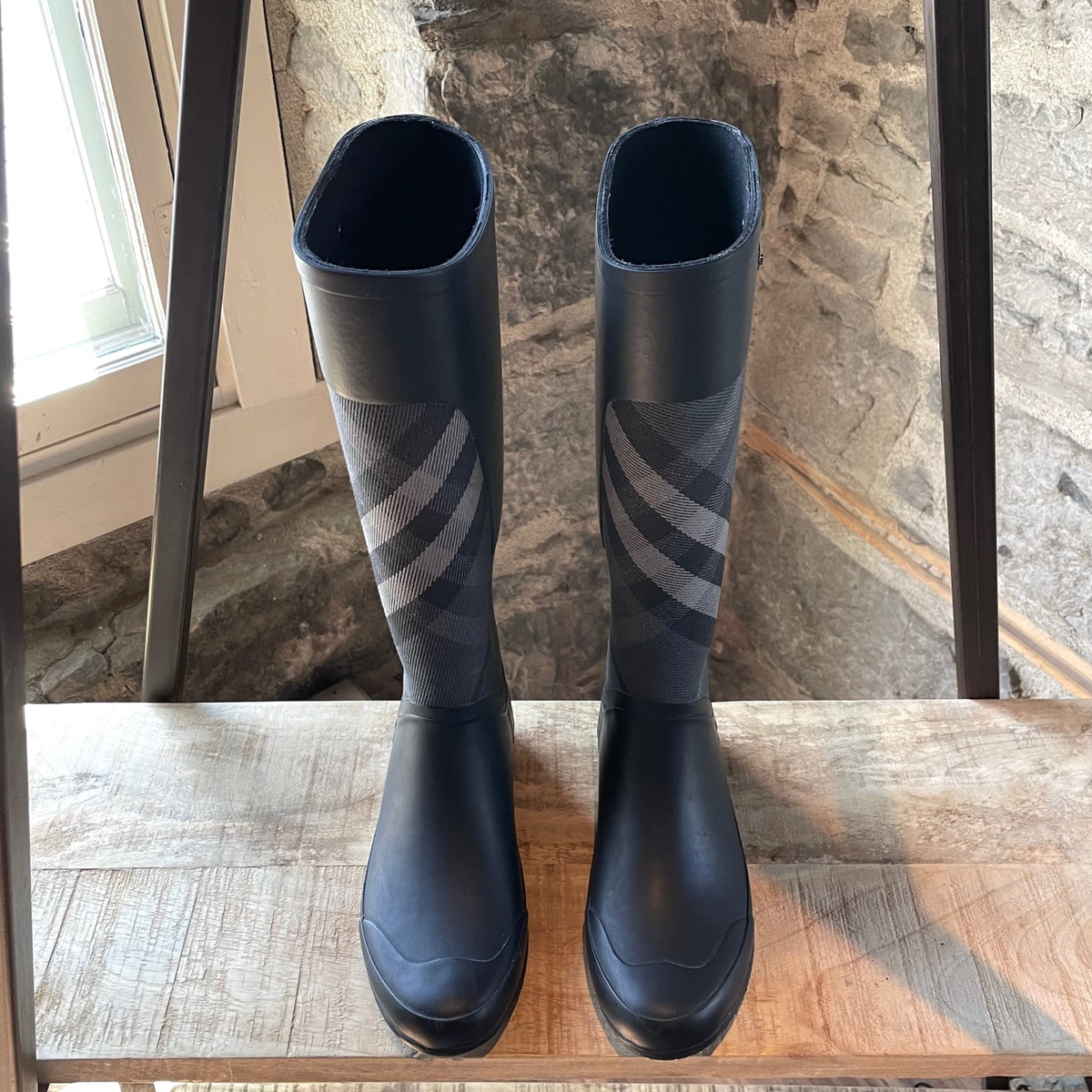 Exquisitely Detailed - Burberry Clemence Signature Rain Boots