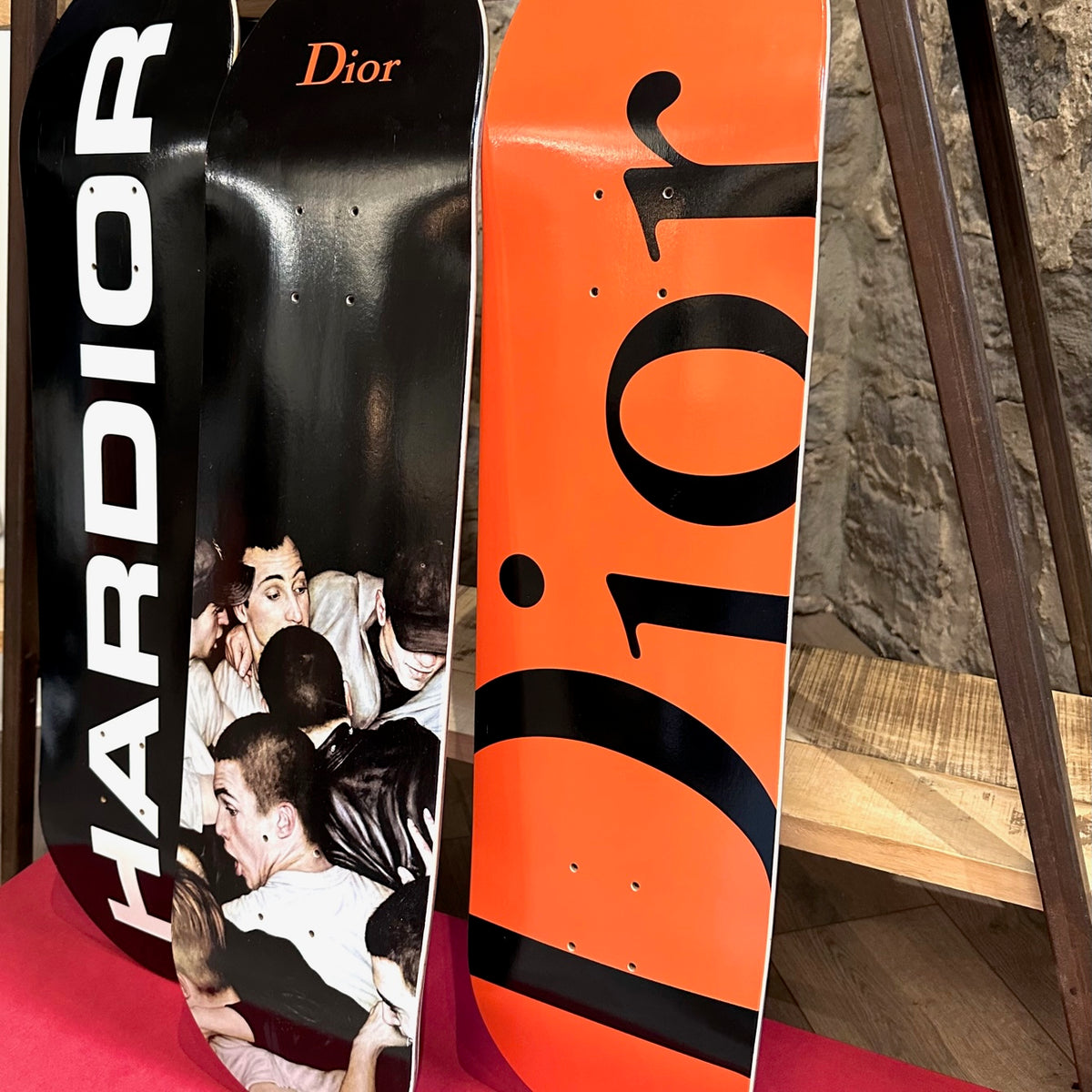 Ensemble complet de 3 planches de skate Dior FW17 x Dan Witz