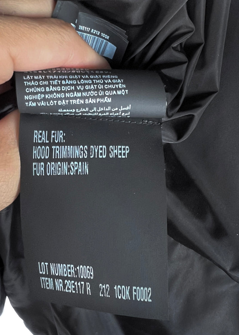 Manteau noir en duvet Prada 2021 longueur moyenne avec peau de mouton