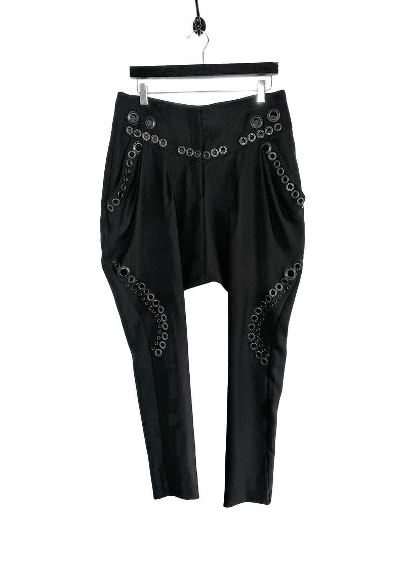 Pantalon sarouel orné d'œillets noirs Givenchy