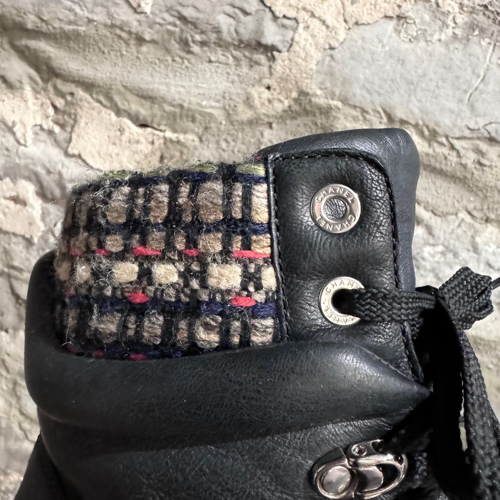 Bottes de combat à lacets en nubuck noir et tweed﻿ Chanel 2015