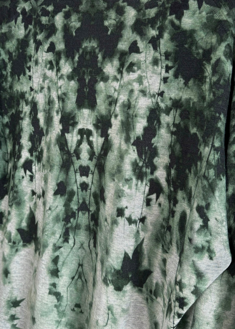 Pull gris à imprimé feuilles de lierre vert Alexander McQueen