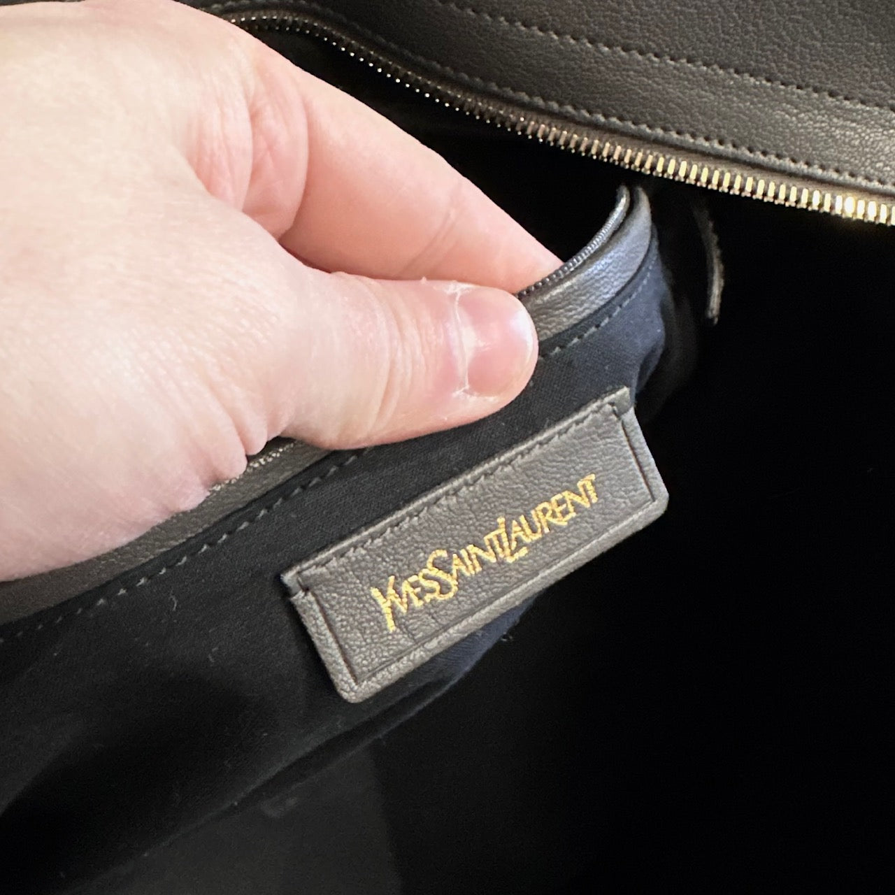 Chyc leather handbag Yves Saint Laurent Grey in Leather - 22411567