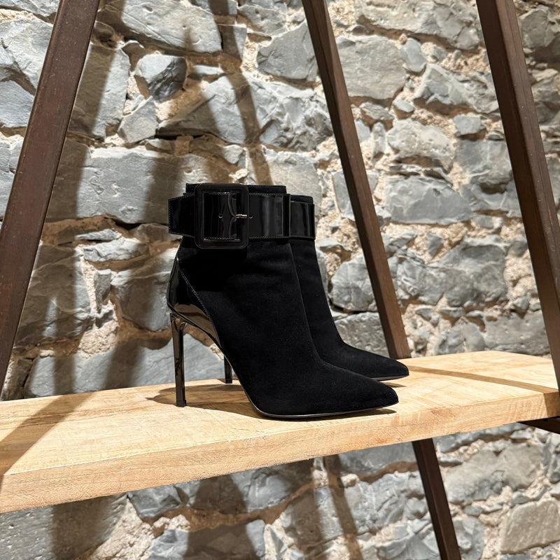 Bottines à talon et bride cheville en daim verni noir Saint Laurent