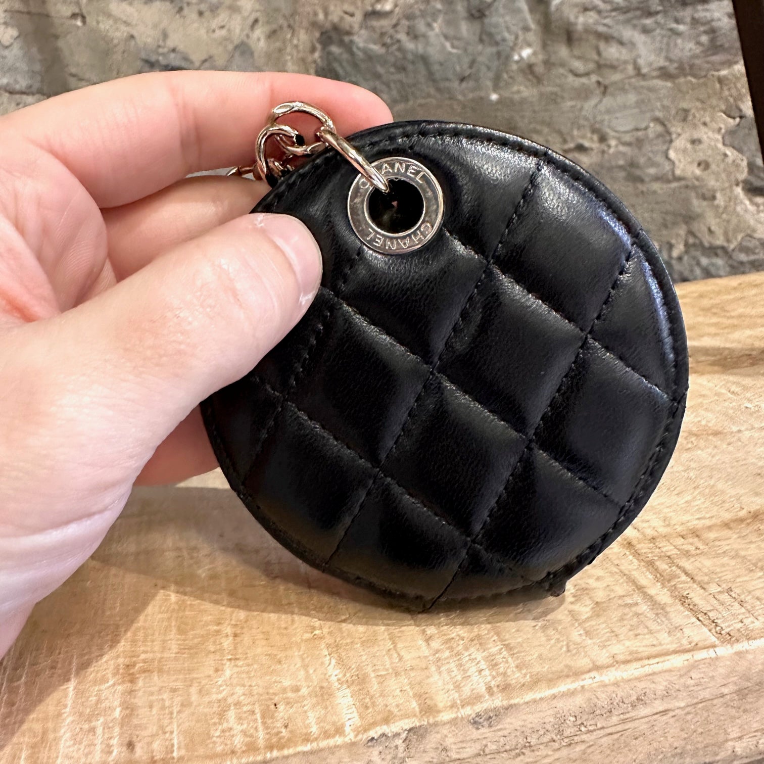 Chanel Black Circle Lambskin Leather CC Luggage Tag – Boutique LUC.S