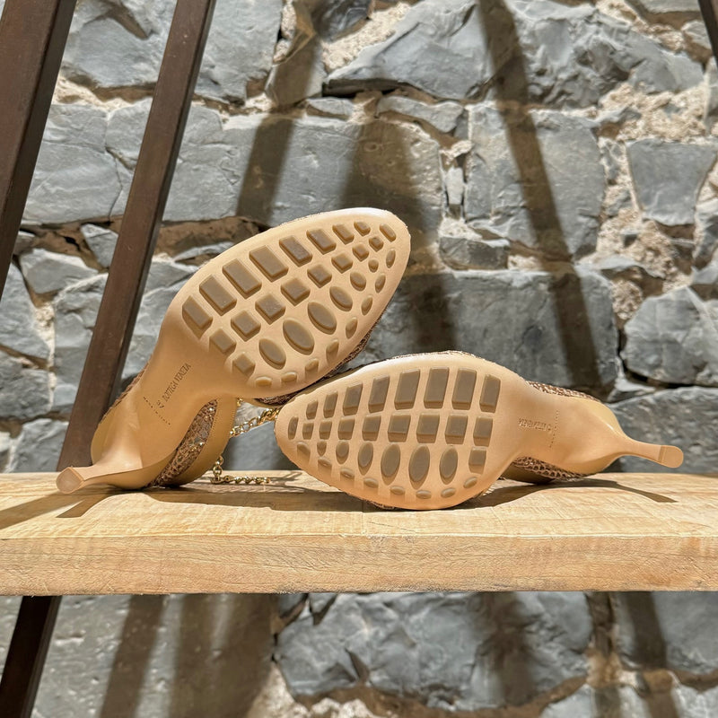 Escarpins à chaîne D'Orsay en maille extensible beige Bottega Veneta