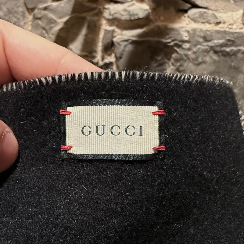 Écharpe rectangulaire à franges en laine et cachemire noire avec logo Gucci Diamond