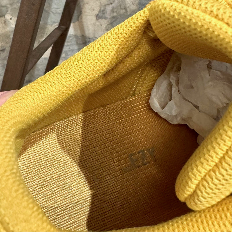Baskets jaunes Adidas YEEZY 700 Sun