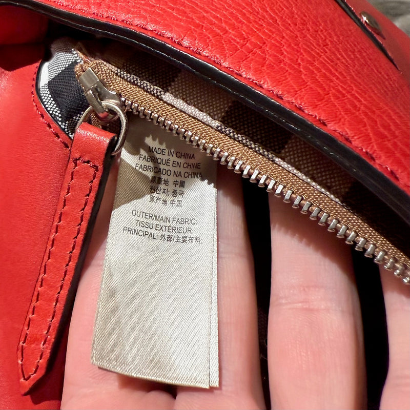 Sac bandoulière Burberry Henham en cuir rouge