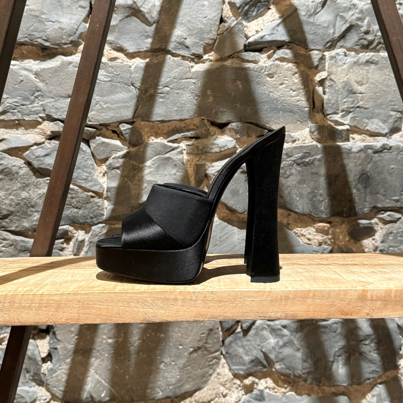 Mules à plateforme à talons en satin noir Boogie 110 Saint Laurent