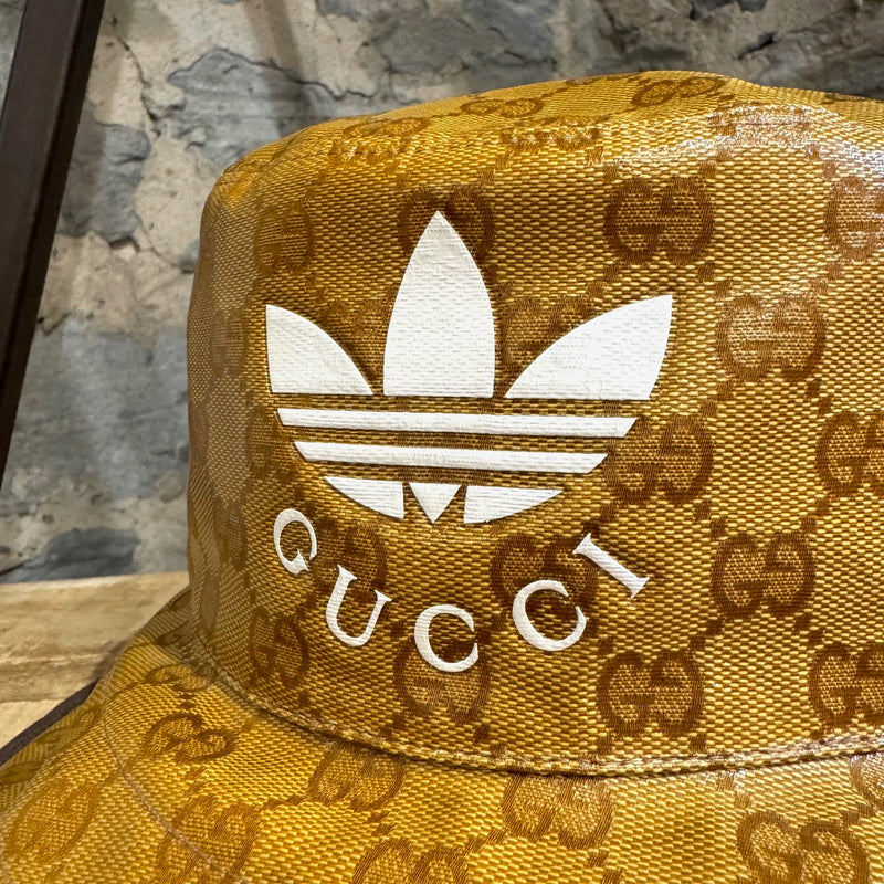 Chapeau sceau Gucci X Adidas GG Crystal avec logo marron