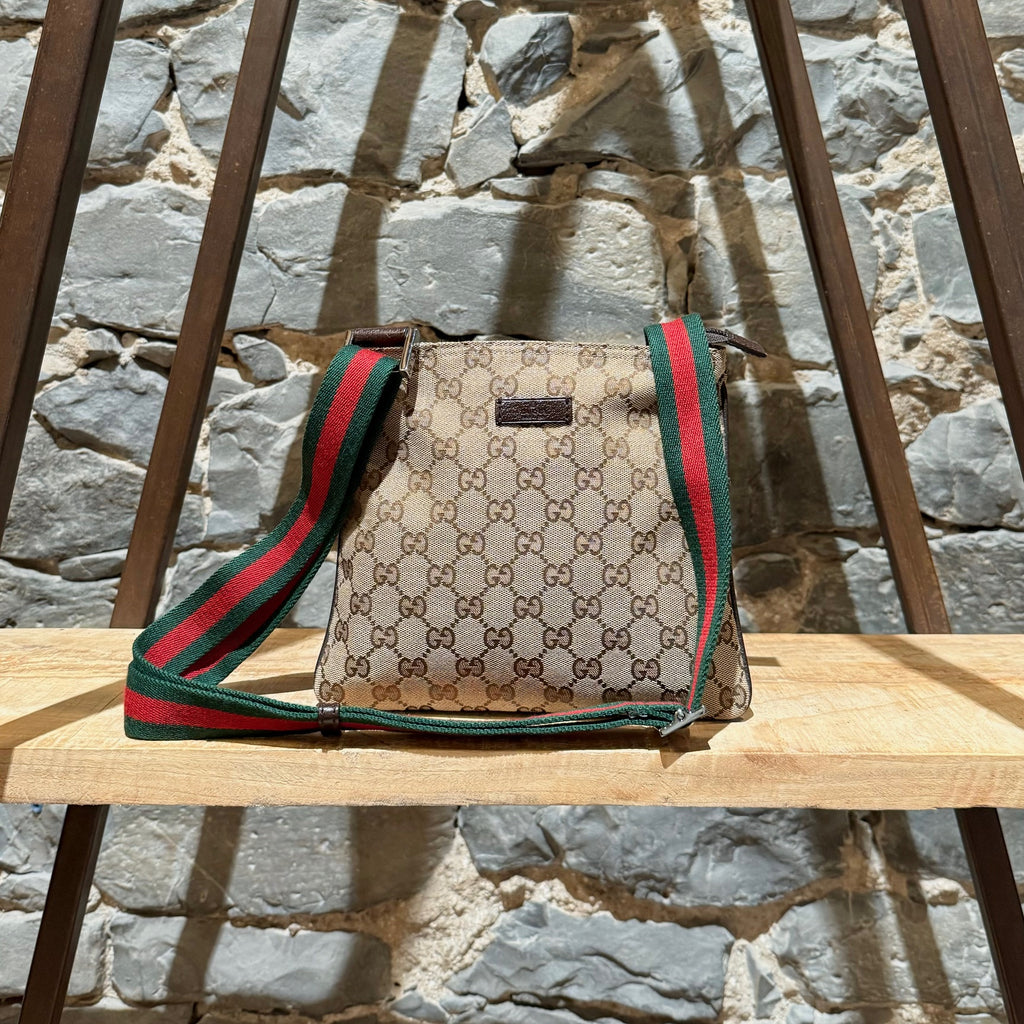 Petit sac à bandoulière plat en toile GG beige de Gucci