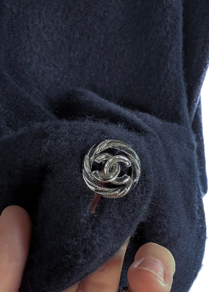 Pull cardigan bouton CC en cachemire bleu marine Chanel