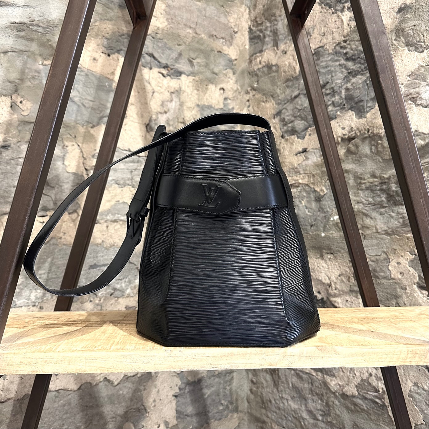 Louis Vuitton Black Epi Sac D'Epaule GM Bucket Bag W/ Pouch – Season 2  Consign