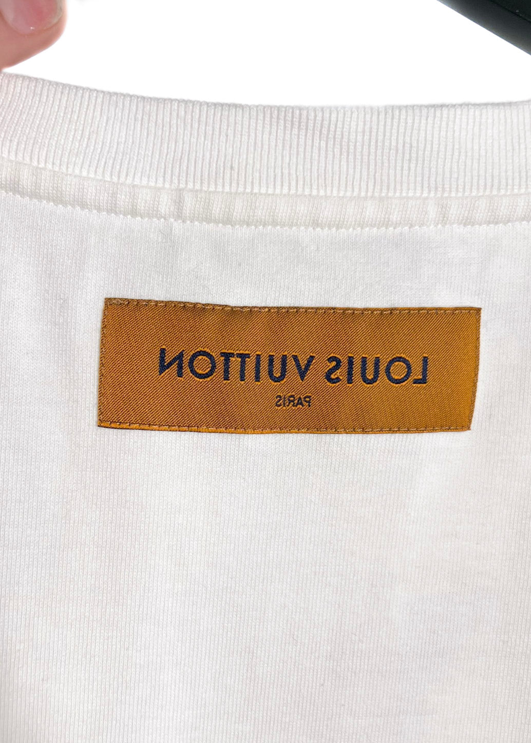 Louis Vuitton 2020 White LV Pendant Dripping Logo Embroidered T-shirt –  Boutique LUC.S