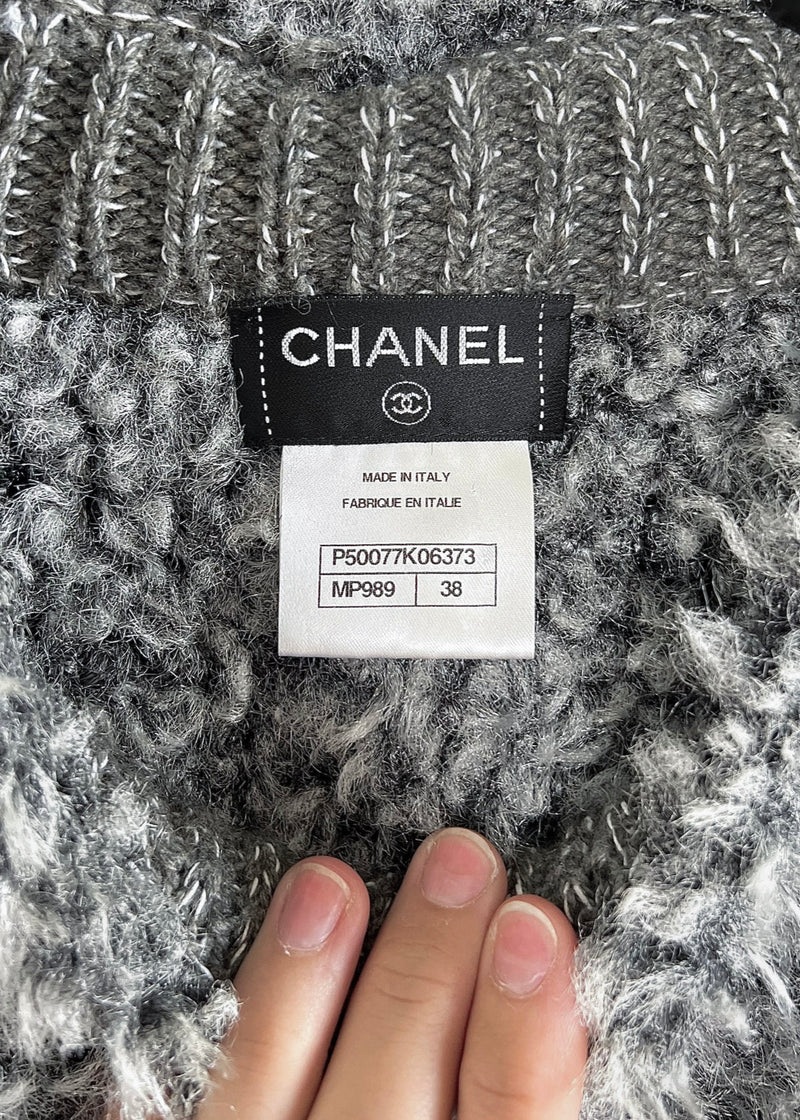 Pull Chanel pré-automne 2014 gris fantaisie fausse fourrure