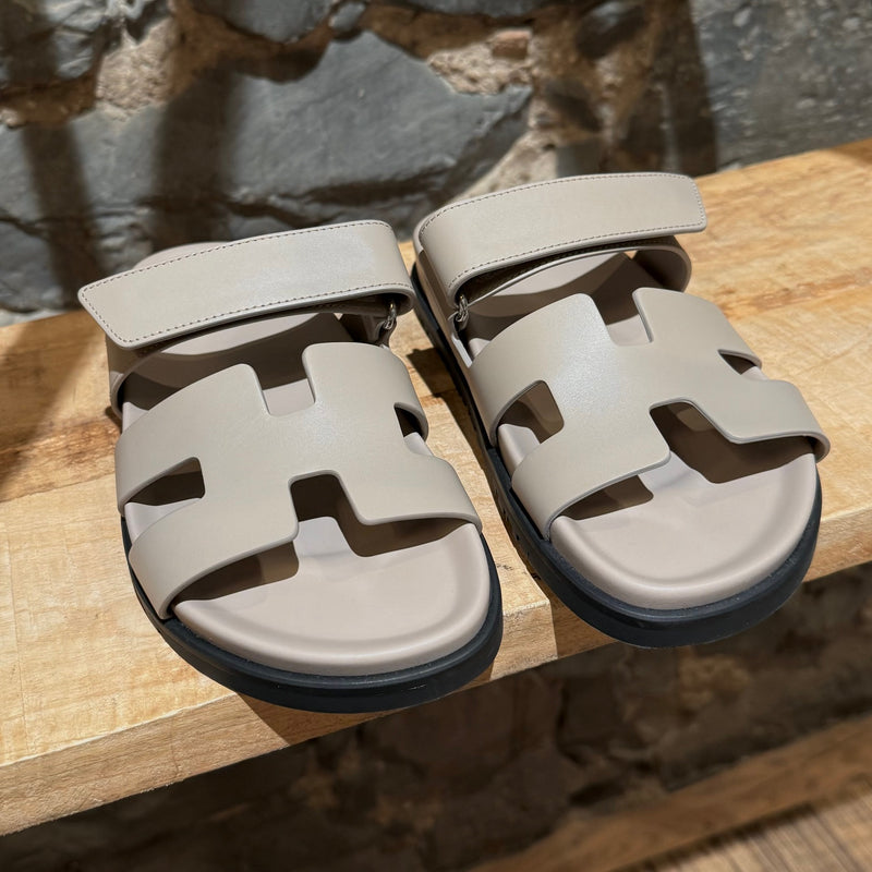 Hermès Mastic Beige Calfskin Chypre Techno Sandals