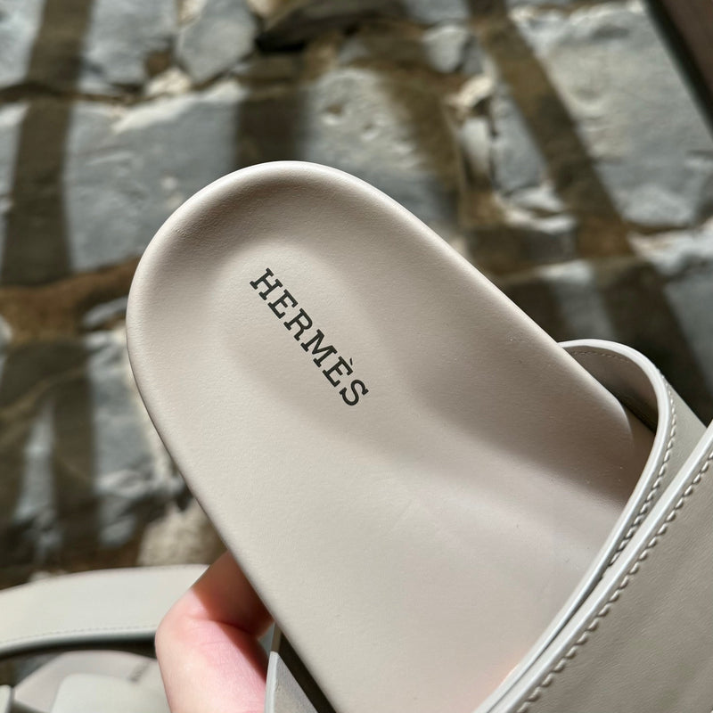 Hermès Mastic Beige Calfskin Chypre Techno Sandals