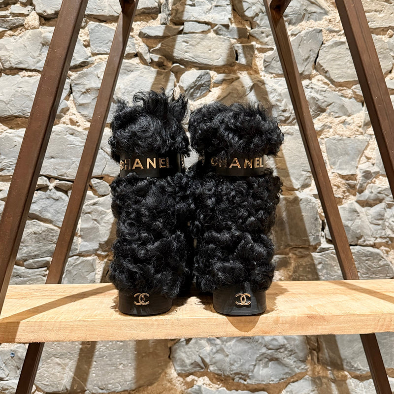 Chanel 2021 Black Shearling CC Logo Strap Snow Boots