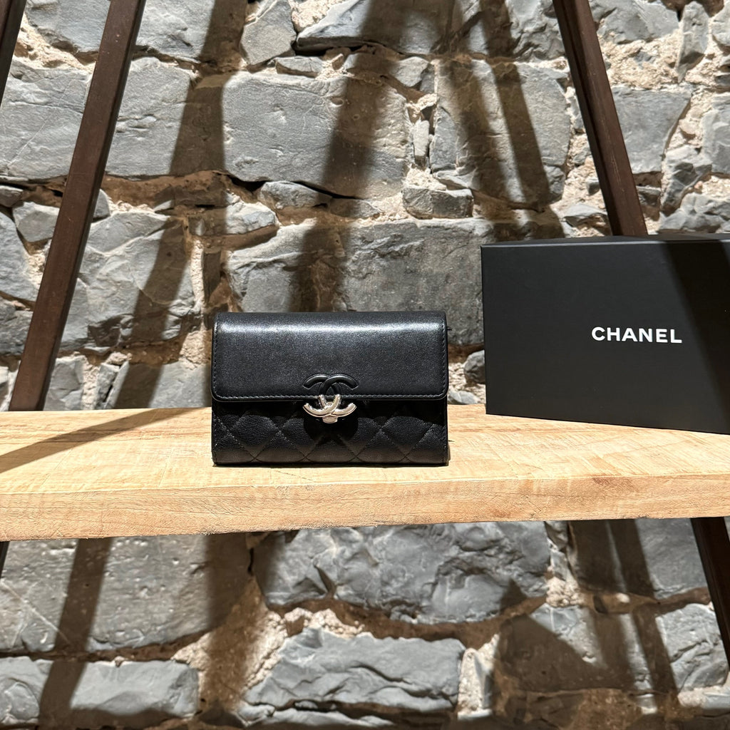 Chanel 2018 Black Leather Flap CC Quilted Medium Wallet