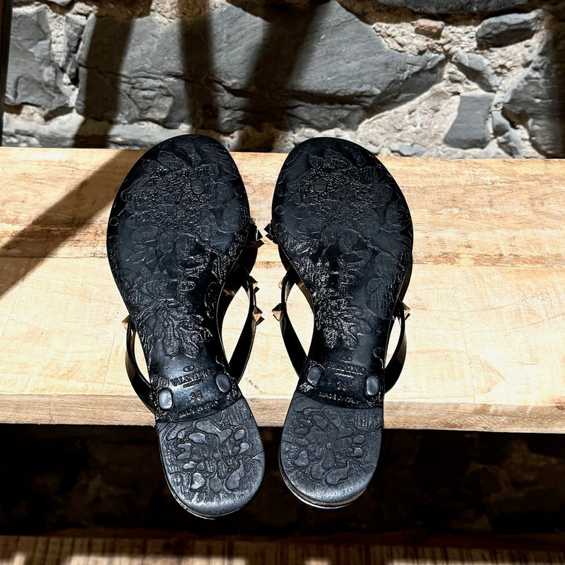 Sandales à lanières Rockstud en caoutchouc noir Valentino