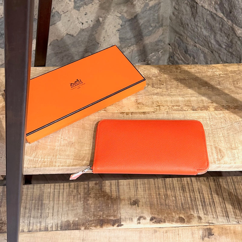 Portefeuille zippé Hermès Silk'in Classic en cuir Epsom orange