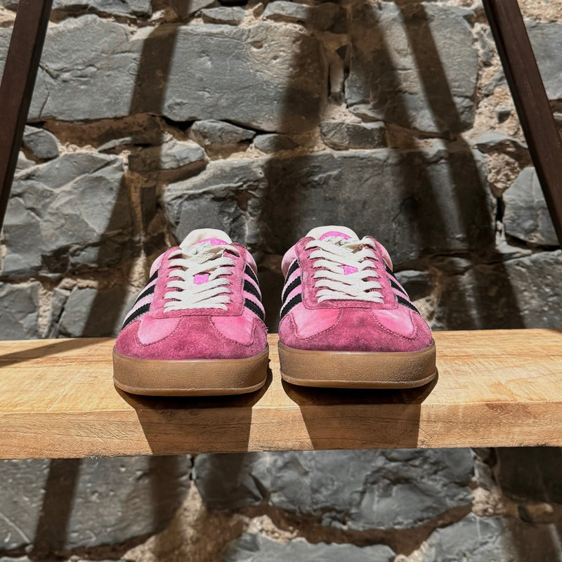 Baskets basses en velours rose Gucci X Adidas Gazelle