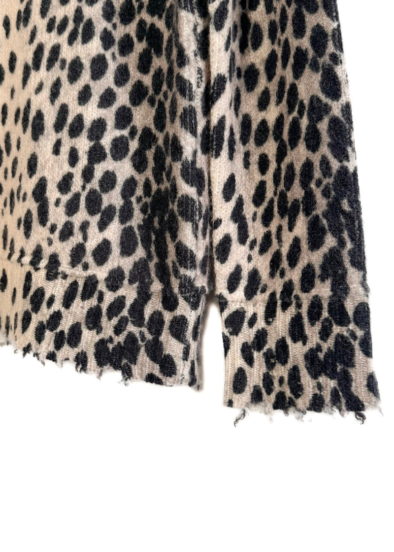 Pull en tricot de cachemire vieilli à imprimé léopard R13