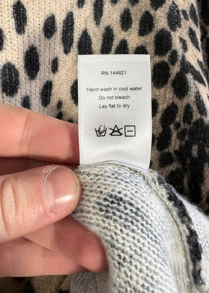 Pull en tricot de cachemire vieilli à imprimé léopard R13