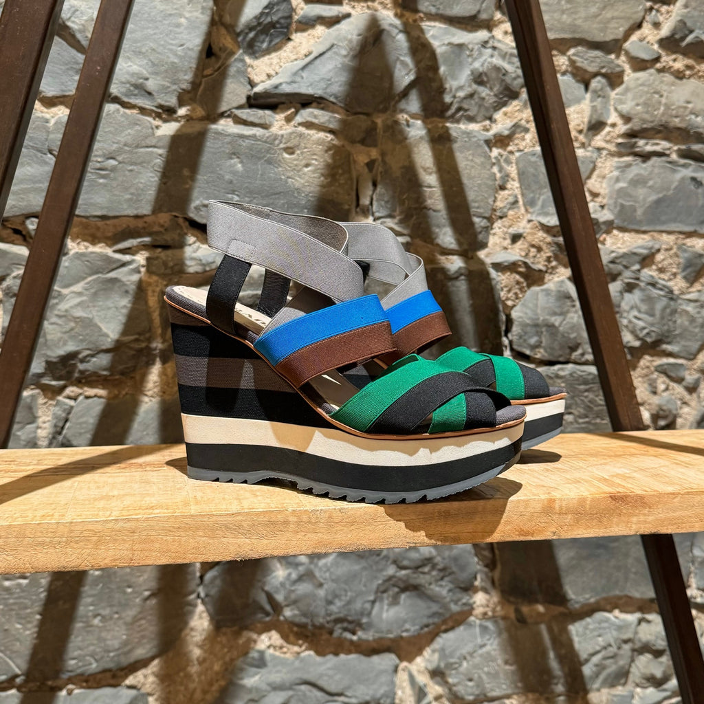 Sandales compensées élastiques à rayures multicolores Prada