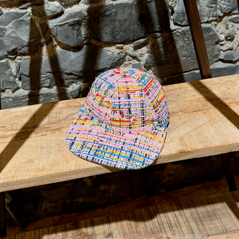 Casquette Chanel en tweed fantaisie rose