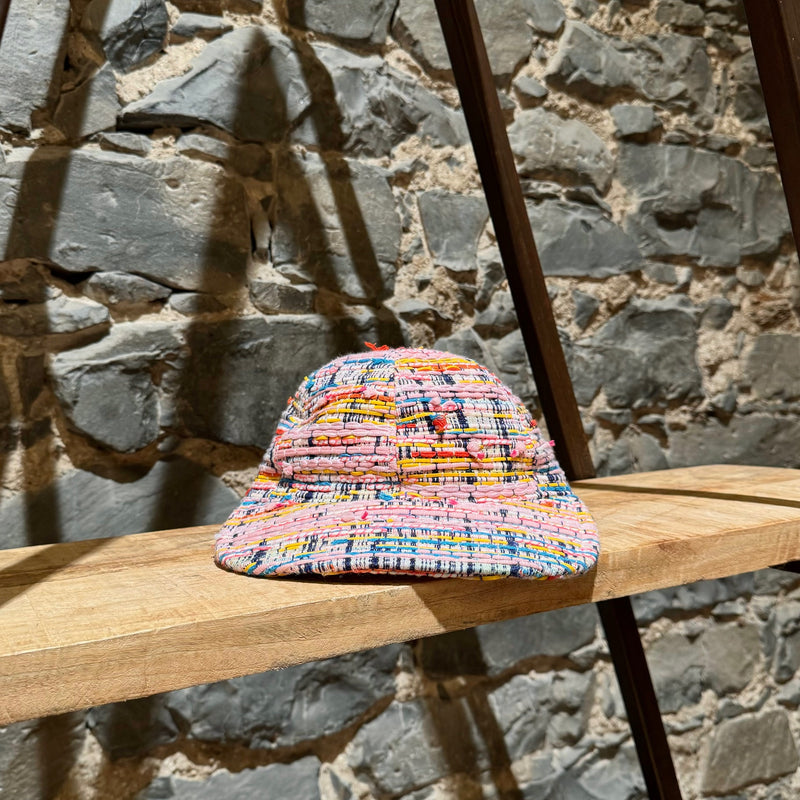 Casquette Chanel en tweed fantaisie rose