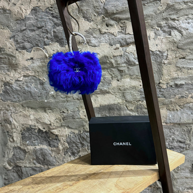 Chanel 2021 Jewel Hook Blue Shearling Lambskin CC Cardholder