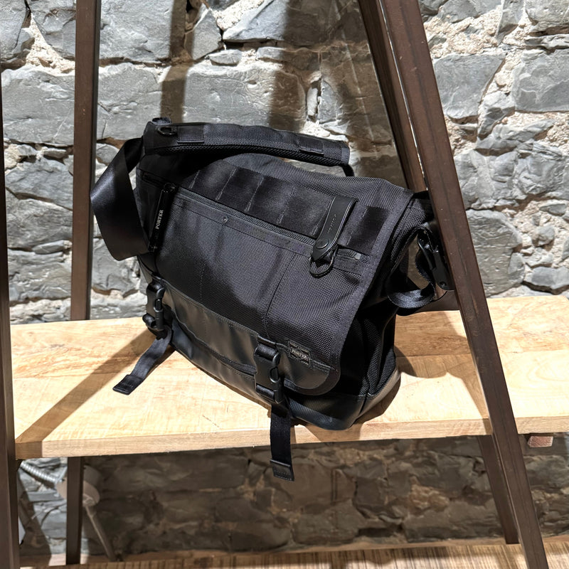 Grand sac messager en nylon noir Porter Heat