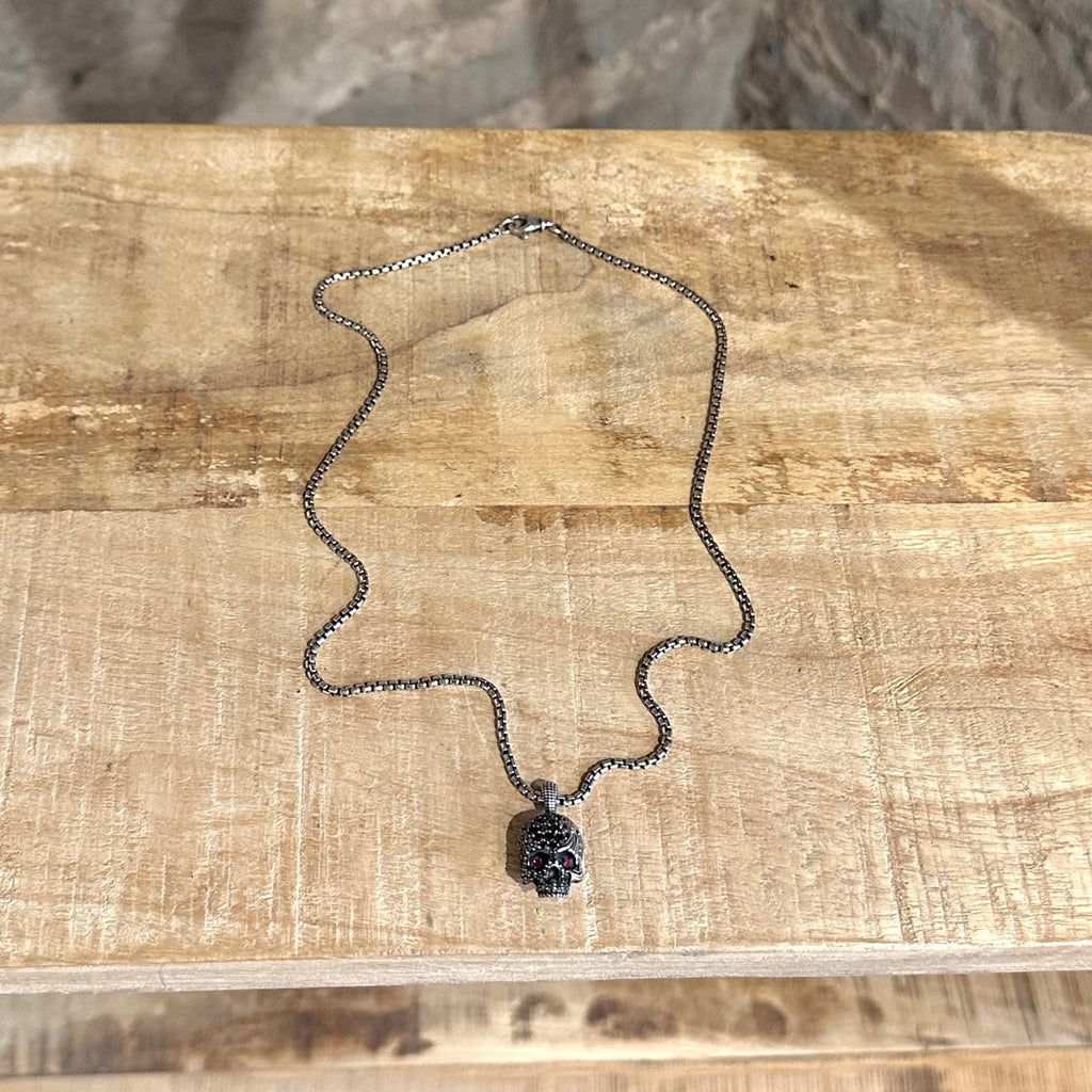 Collier pendentif avec diamants noirs David Yurman Skull Wave