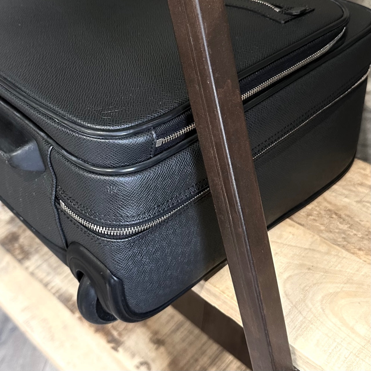 Louis Vuitton Pilot Suitcase 339540