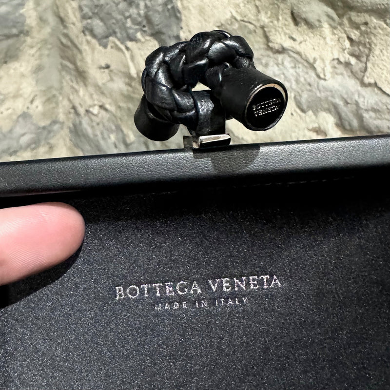 Pochette de soirée Bottega Veneta Intrecciato en satin avec nœud