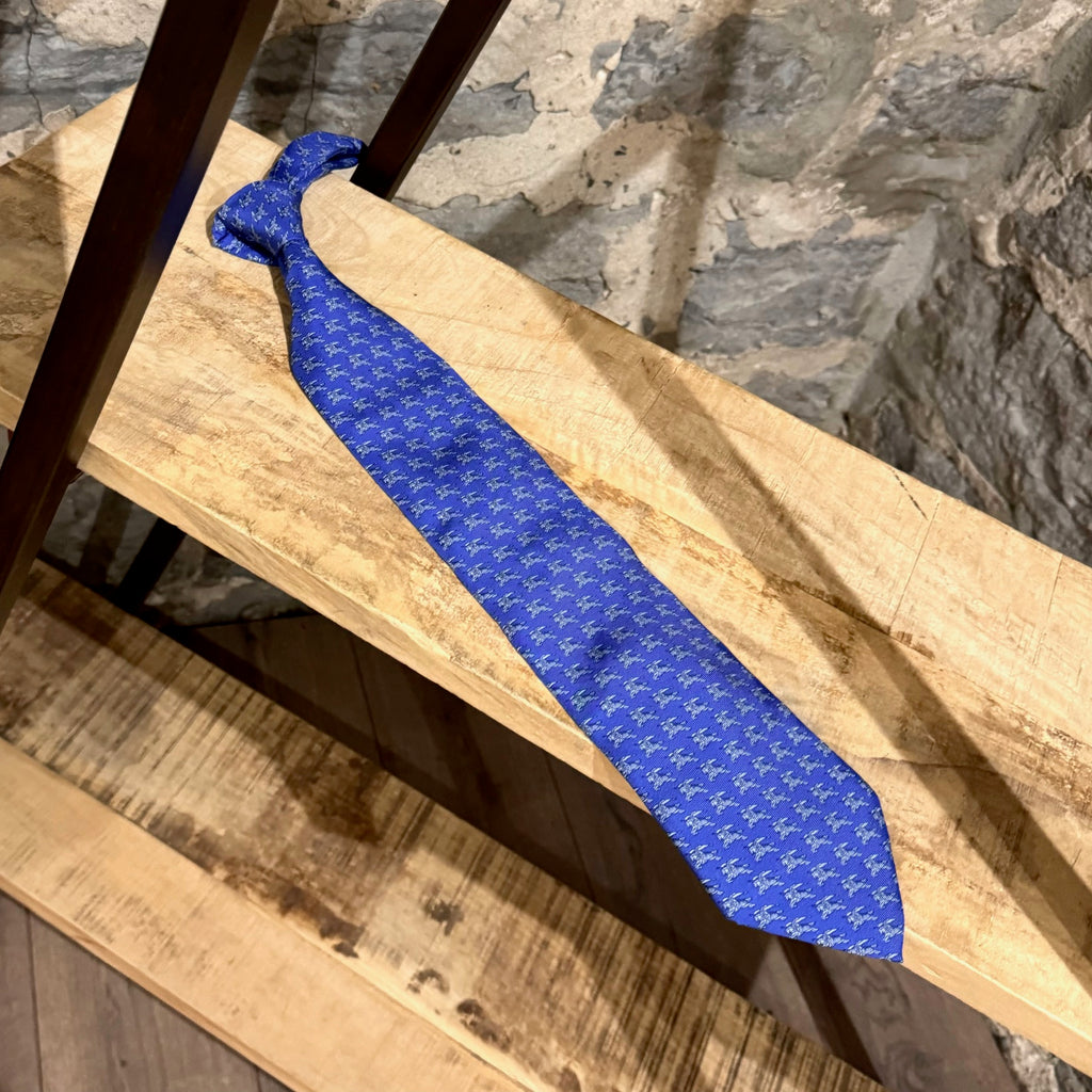 Cravate en soie bleue Burberry imprimée de chevaliers