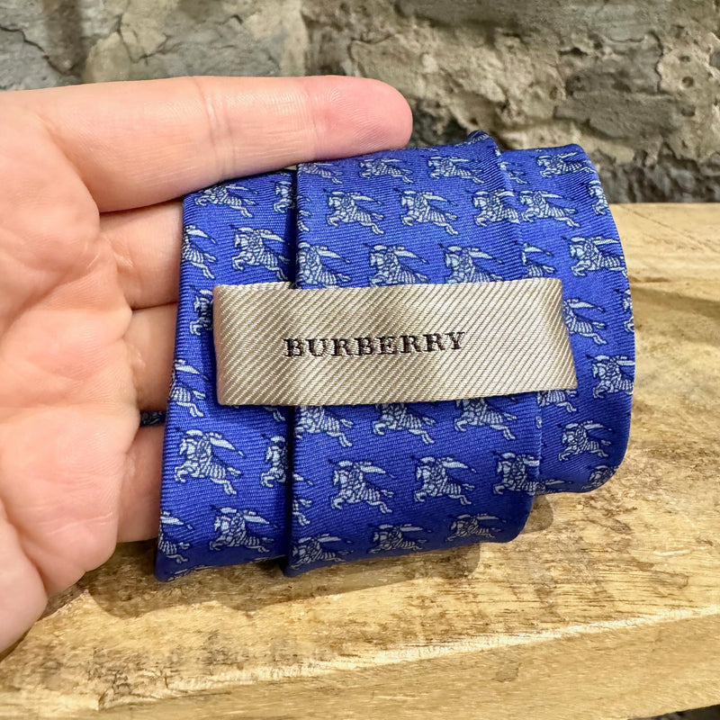 Cravate en soie bleue Burberry imprimée de chevaliers