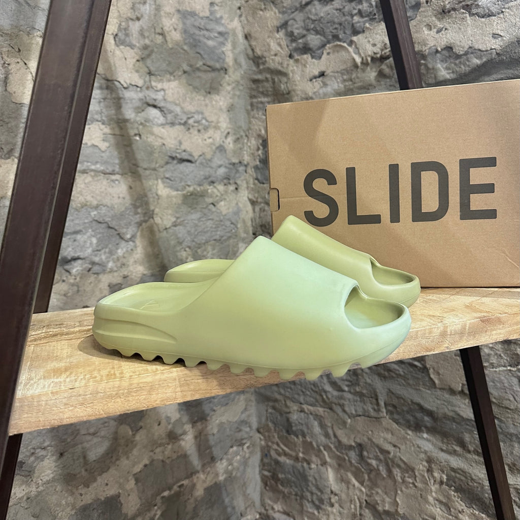 Sandales vertes Adidas Yeezy Resin 2022