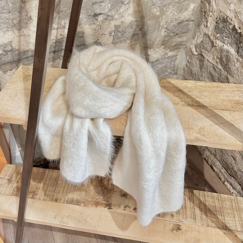 Écharpe en tricot Totême en mélange d'alpaga ivoire