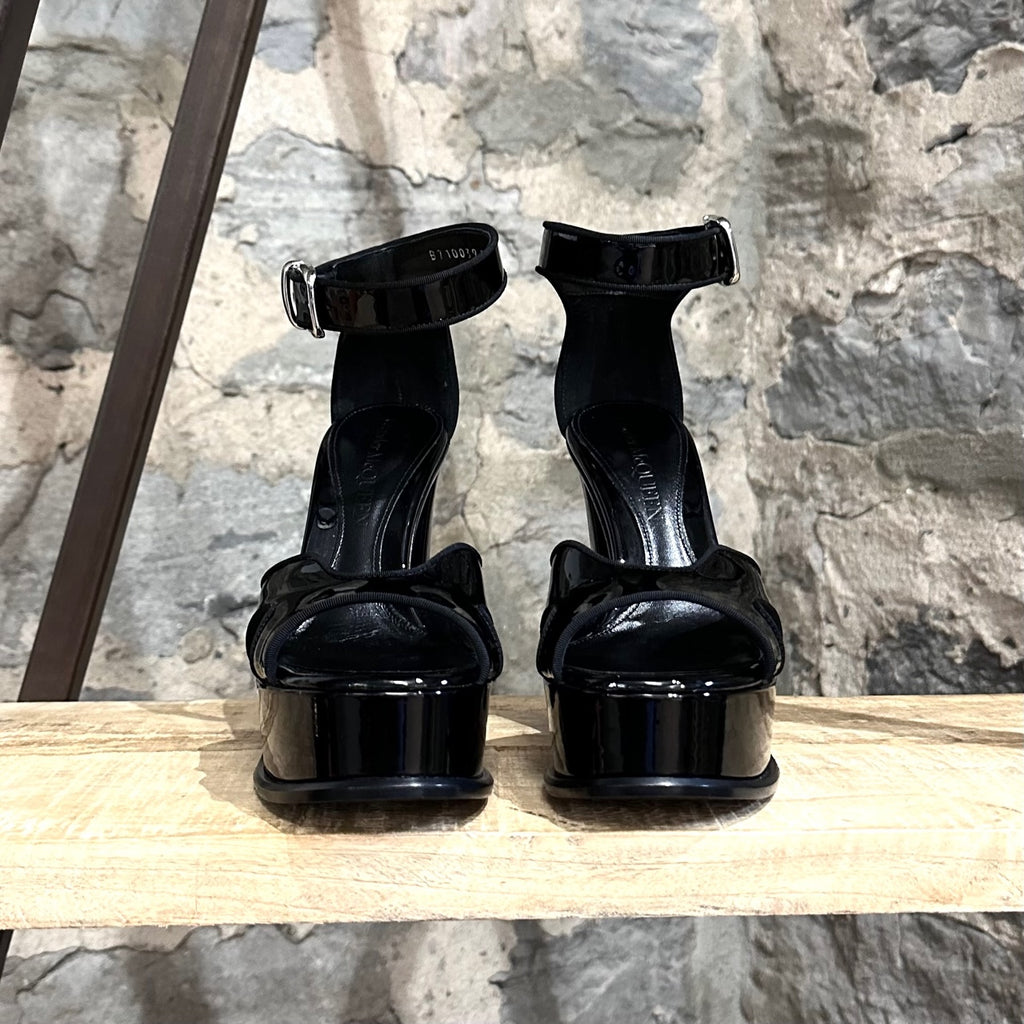 Louis Vuitton Black Patent Leather Star Trail Heeled Sandals – Boutique  LUC.S