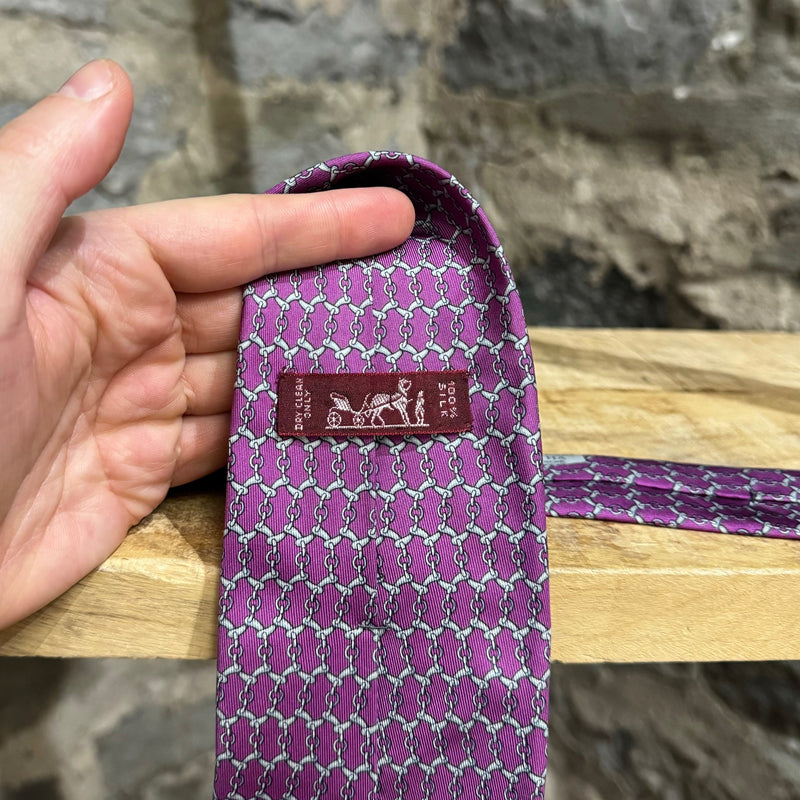 Cravate en soie mauve à maillons de chaîne Hermès