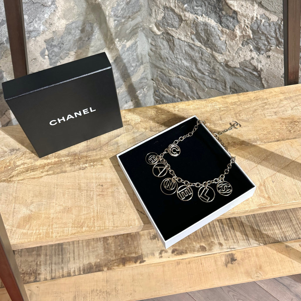 Collier chaîne avec logo Cuba en forme de cerceau doré Chanel 2017