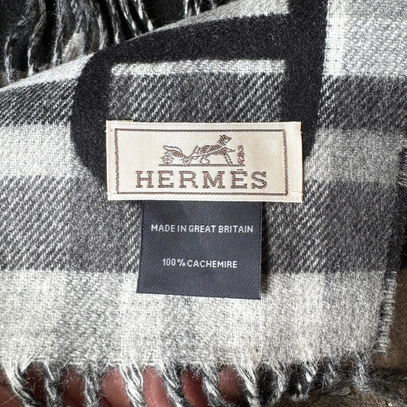 Hermès Black Cashmere Tartan Maillons Muffler Scarf