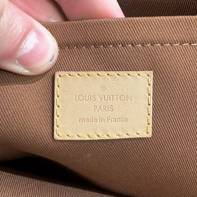Louis Vuitton Monogram Zip Laptop Sleeve Case
