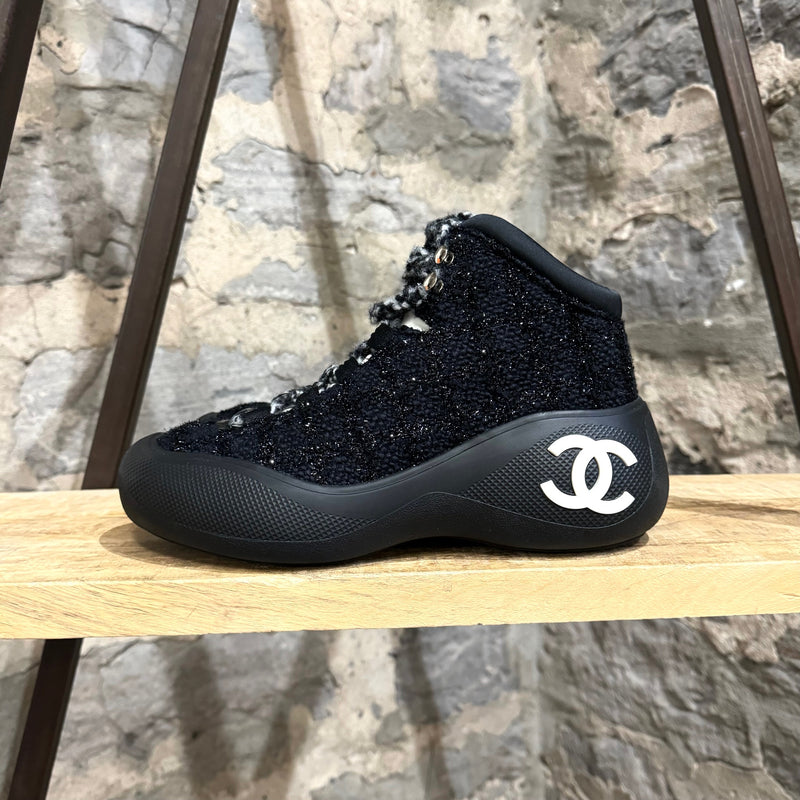 Chanel 2022 Black Tweed CC Coco Neige Chunky Boots