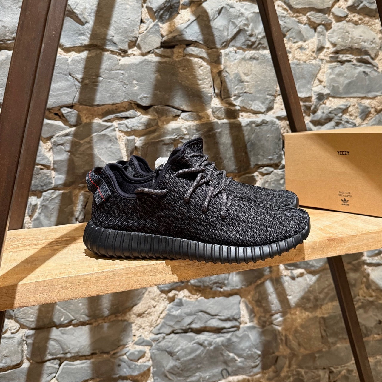 Yeezy Sneakers Adidas Yeezy 350 Low Black Adidas YEEZY Boost 350